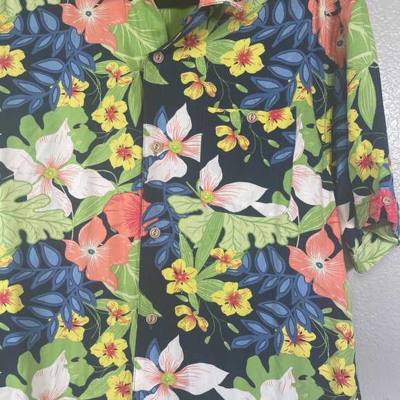 Cubavera Mens Hawaiian Shirt Size M Multicolor Aloha Floral Rayon Button Up - Picture 4 of 5